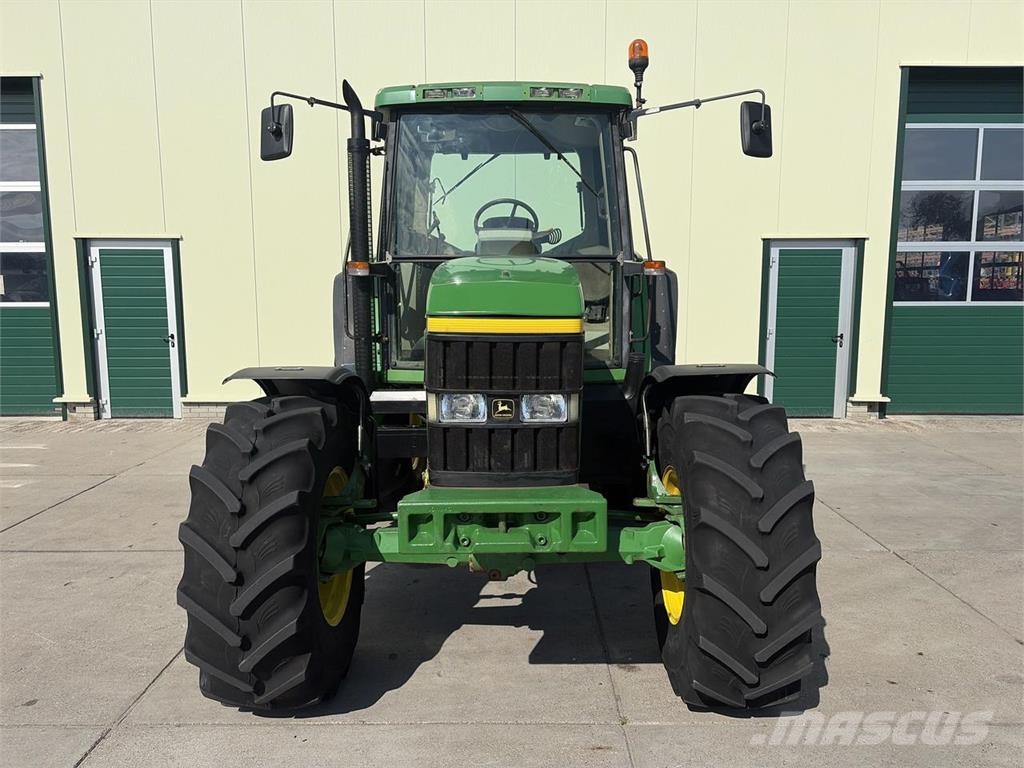 John Deere 6810 PQ الجرارات