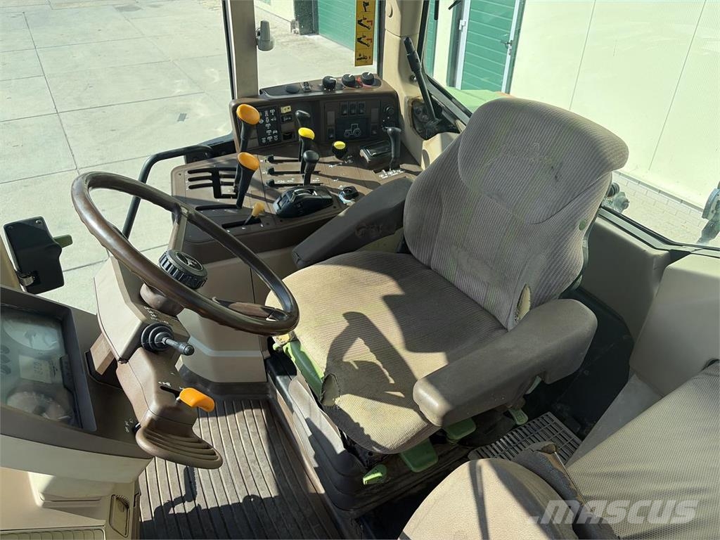 John Deere 6810 PQ الجرارات