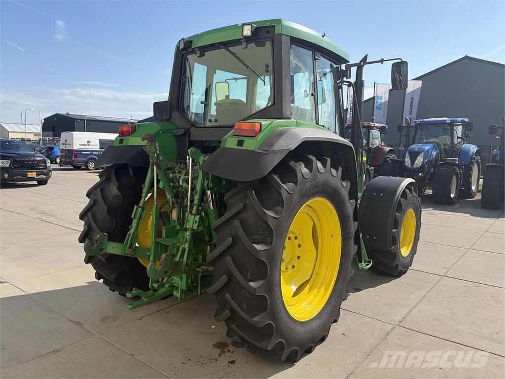 John Deere 6810 PQ الجرارات