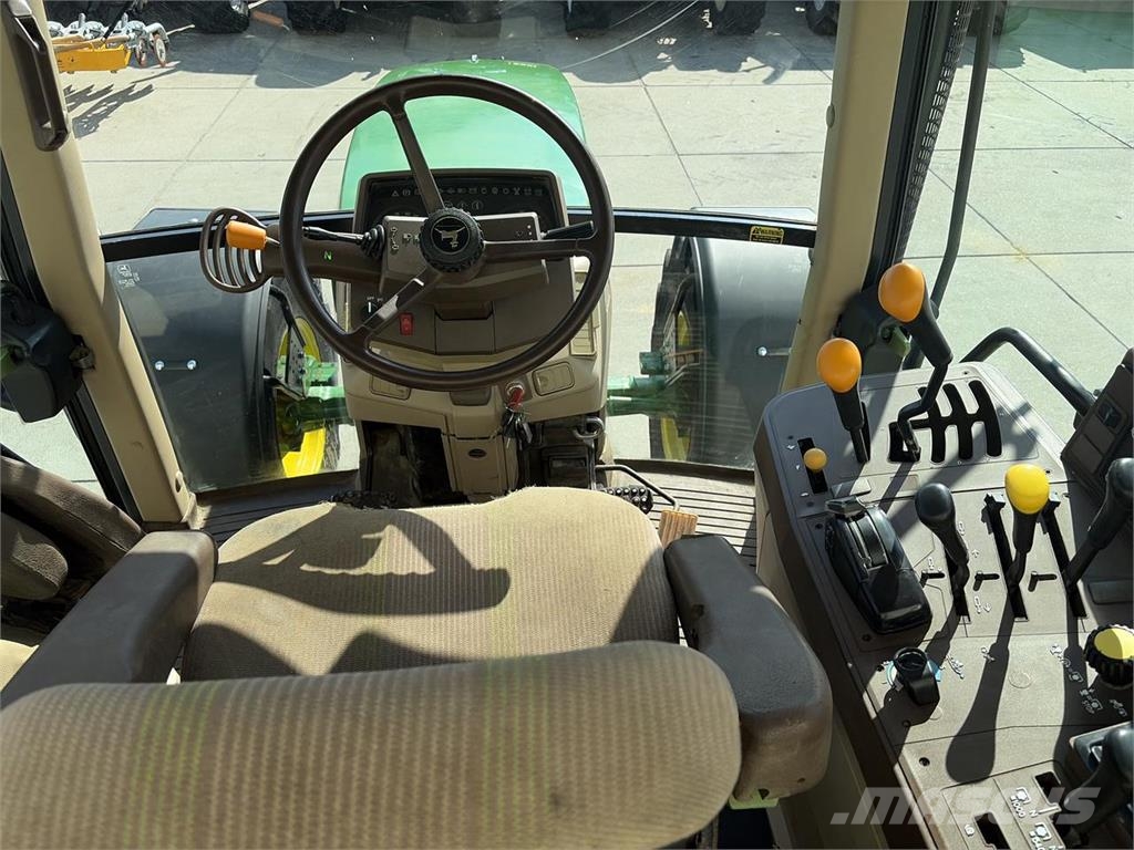 John Deere 6810 PQ الجرارات