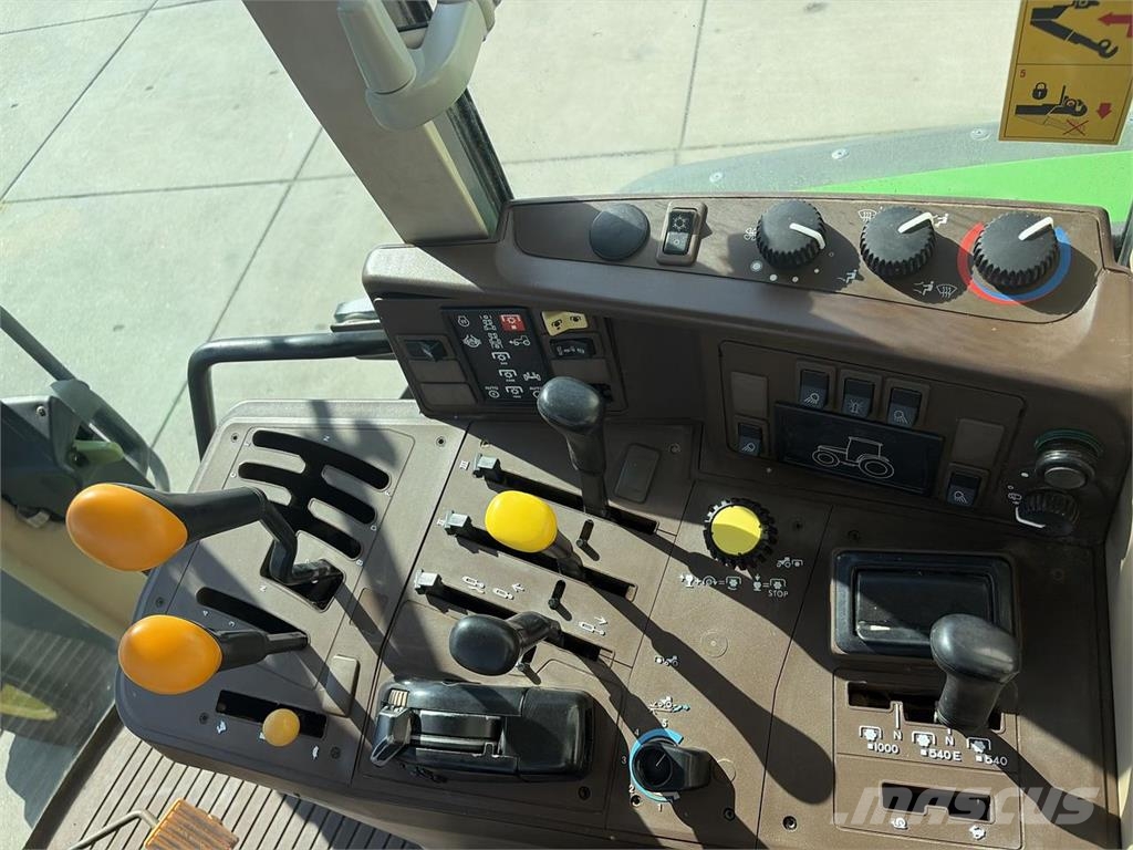 John Deere 6810 PQ الجرارات