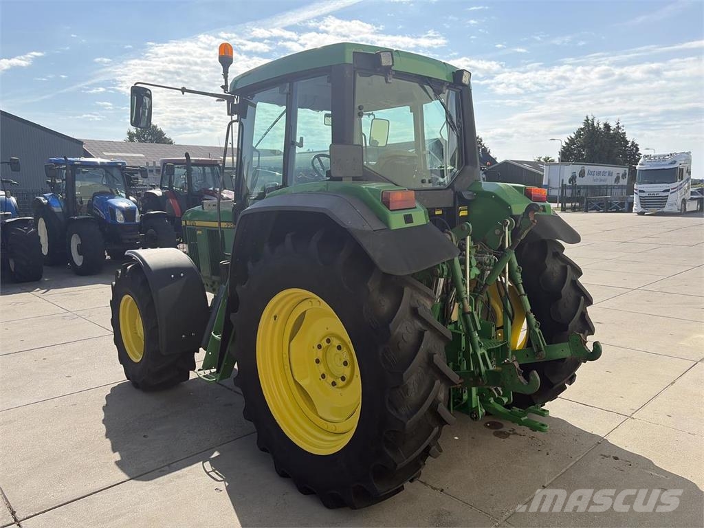 John Deere 6810 PQ الجرارات