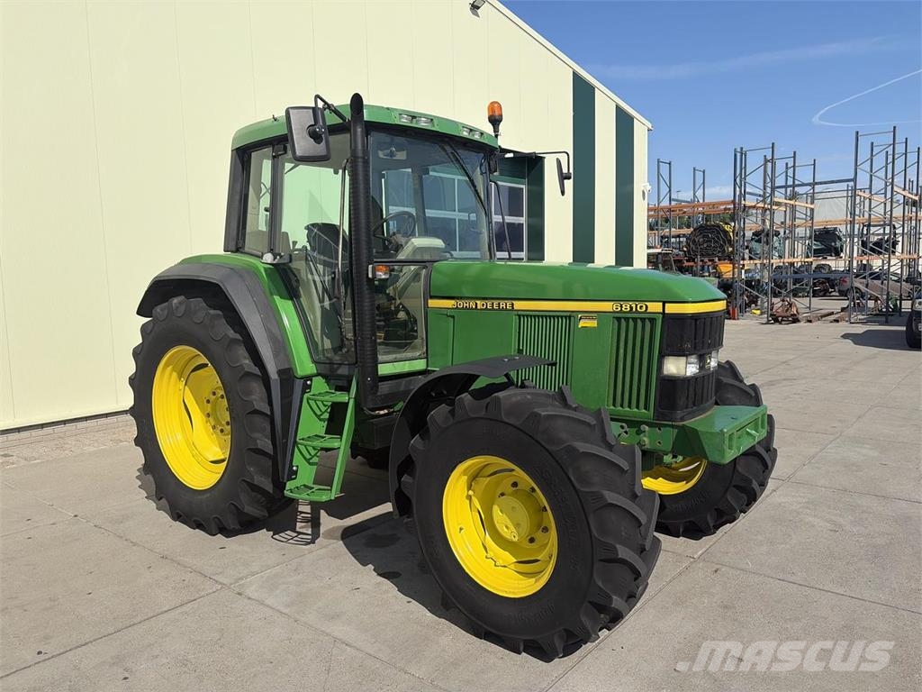 John Deere 6810 PQ الجرارات