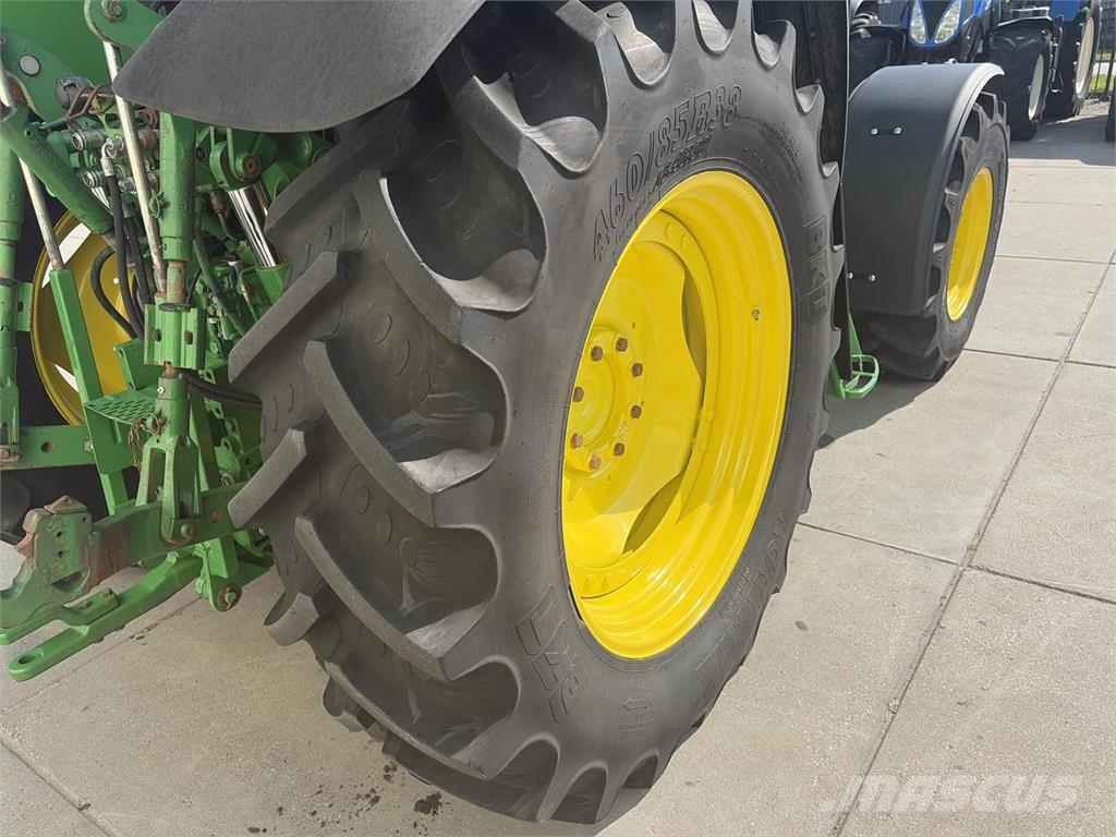 John Deere 6810 PQ الجرارات