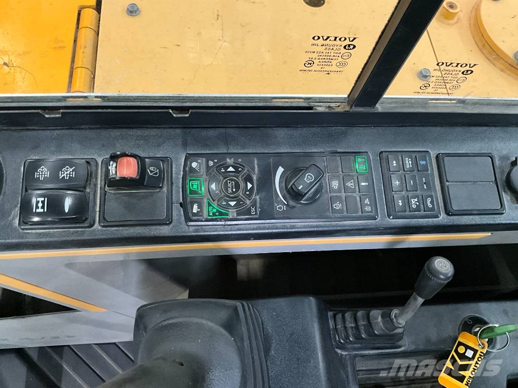 Volvo EW 60 E powertilt Ratiniai ekskavatoriai