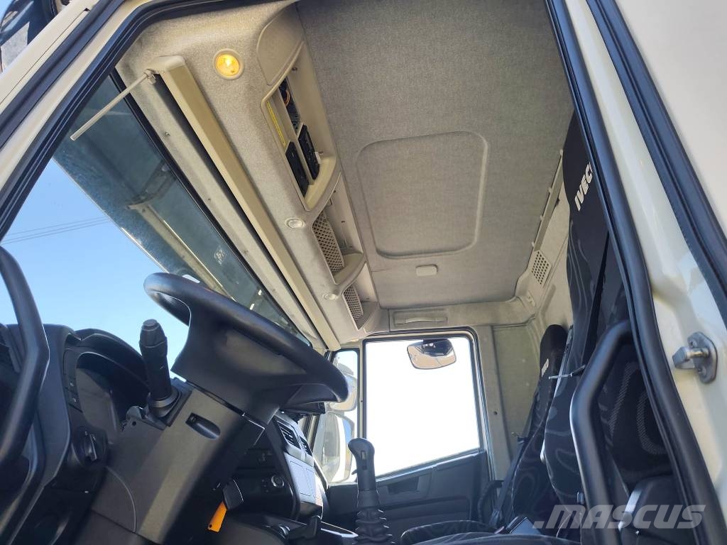 Iveco Trakker 260 T45 مركبات النقل