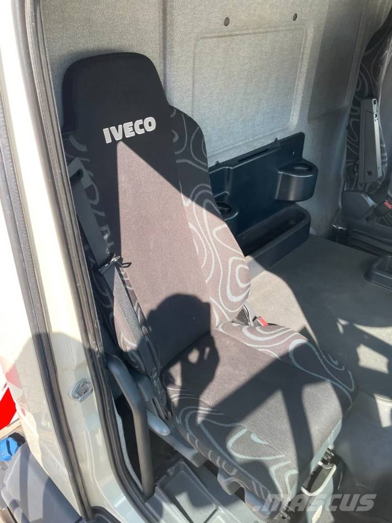 Iveco Trakker 260 T45 Pojazdy do transportu samochodów
