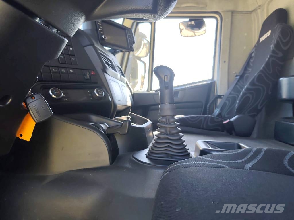 Iveco Trakker 260 T45 مركبات النقل