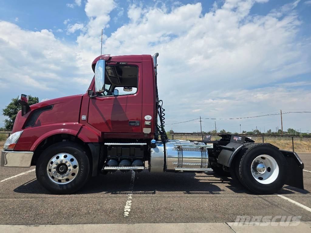 Volvo VNL 42 T300 Tegljači