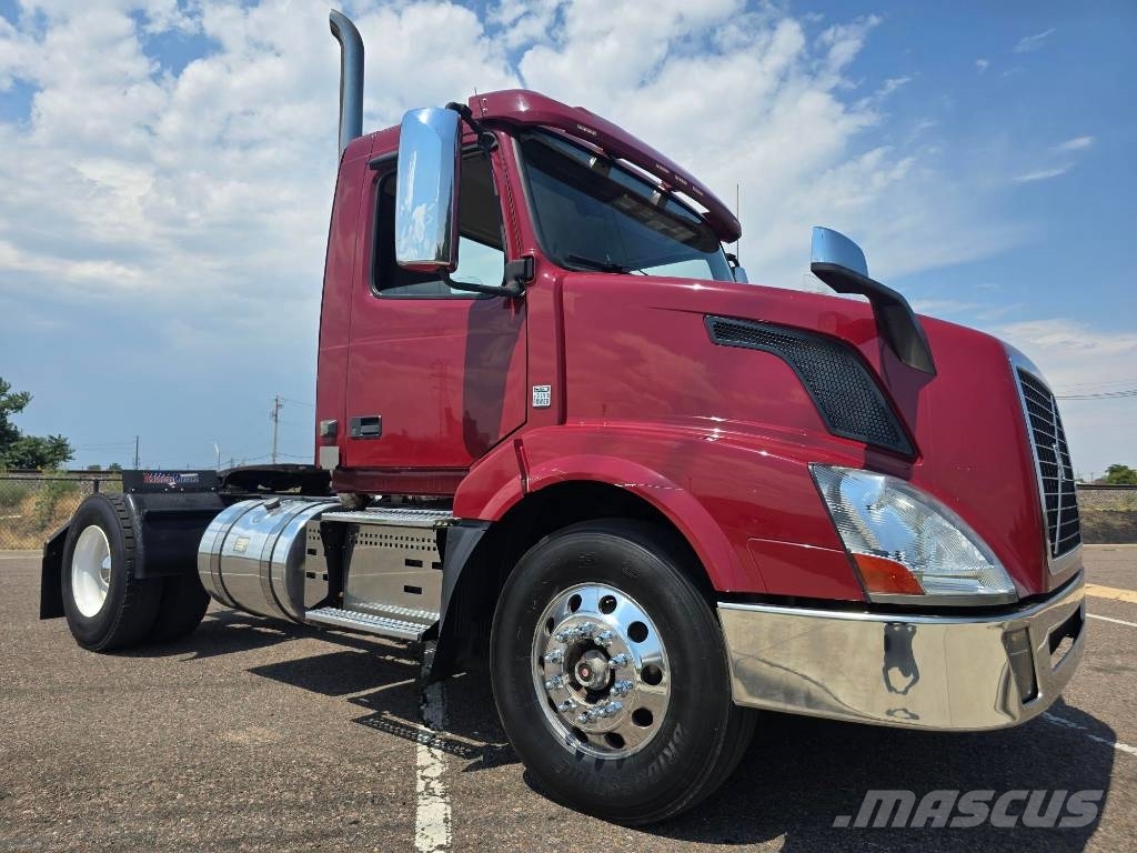 Volvo VNL 42 T300 Tegljači