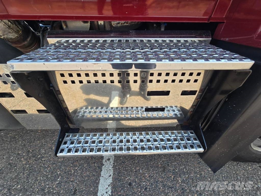 Volvo VNL 42 T300 Tegljači