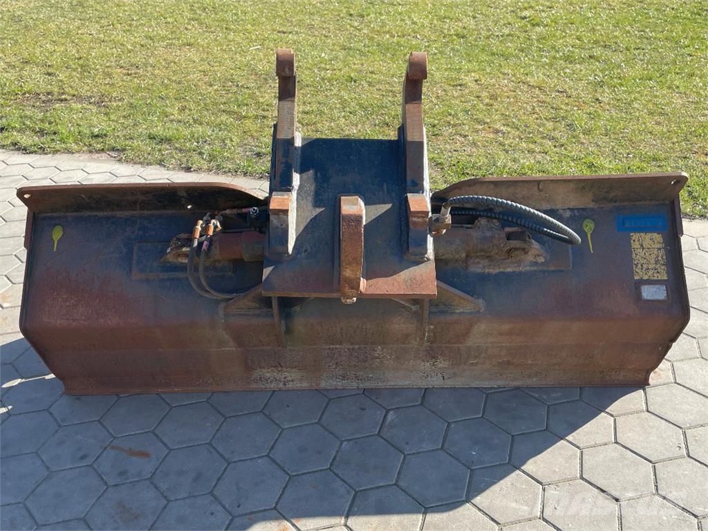  GRABENLÖFFEL 2200 MM BREI Farm machinery