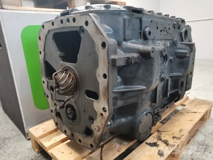 Fendt 900 Vario case gearbox M 954 100 050 040} Gear
