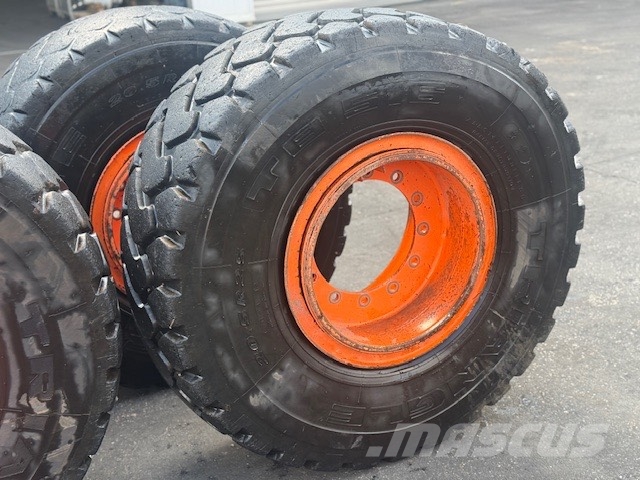 Doosan DL 250-5 COMPLET 4 PCS Tyres, wheels and rims