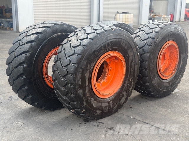 Doosan DL 250-5 COMPLET 4 PCS Tyres, wheels and rims
