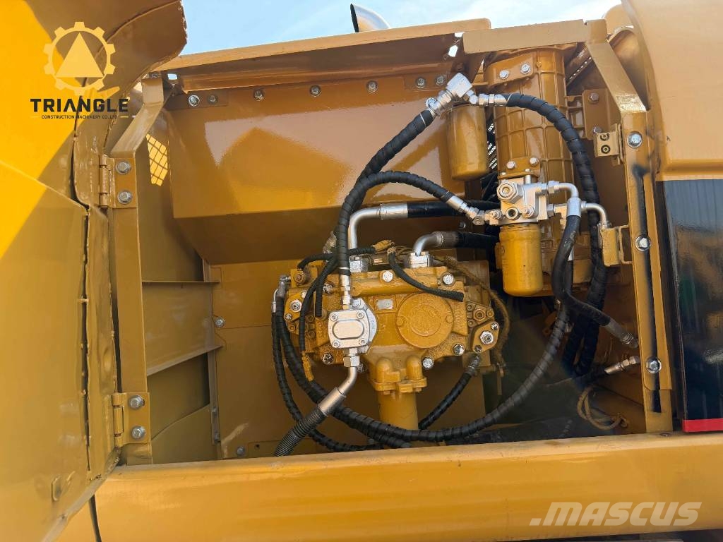 CAT 320 C L Amphibious Excavators