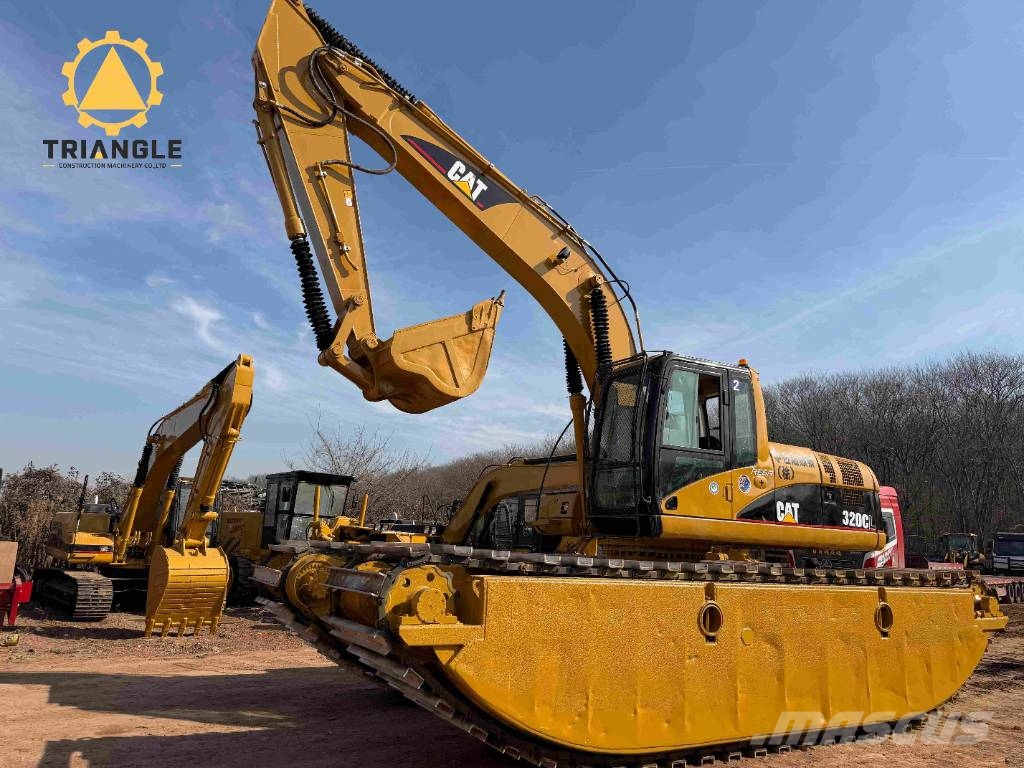 CAT 320 C L Amphibious Excavators
