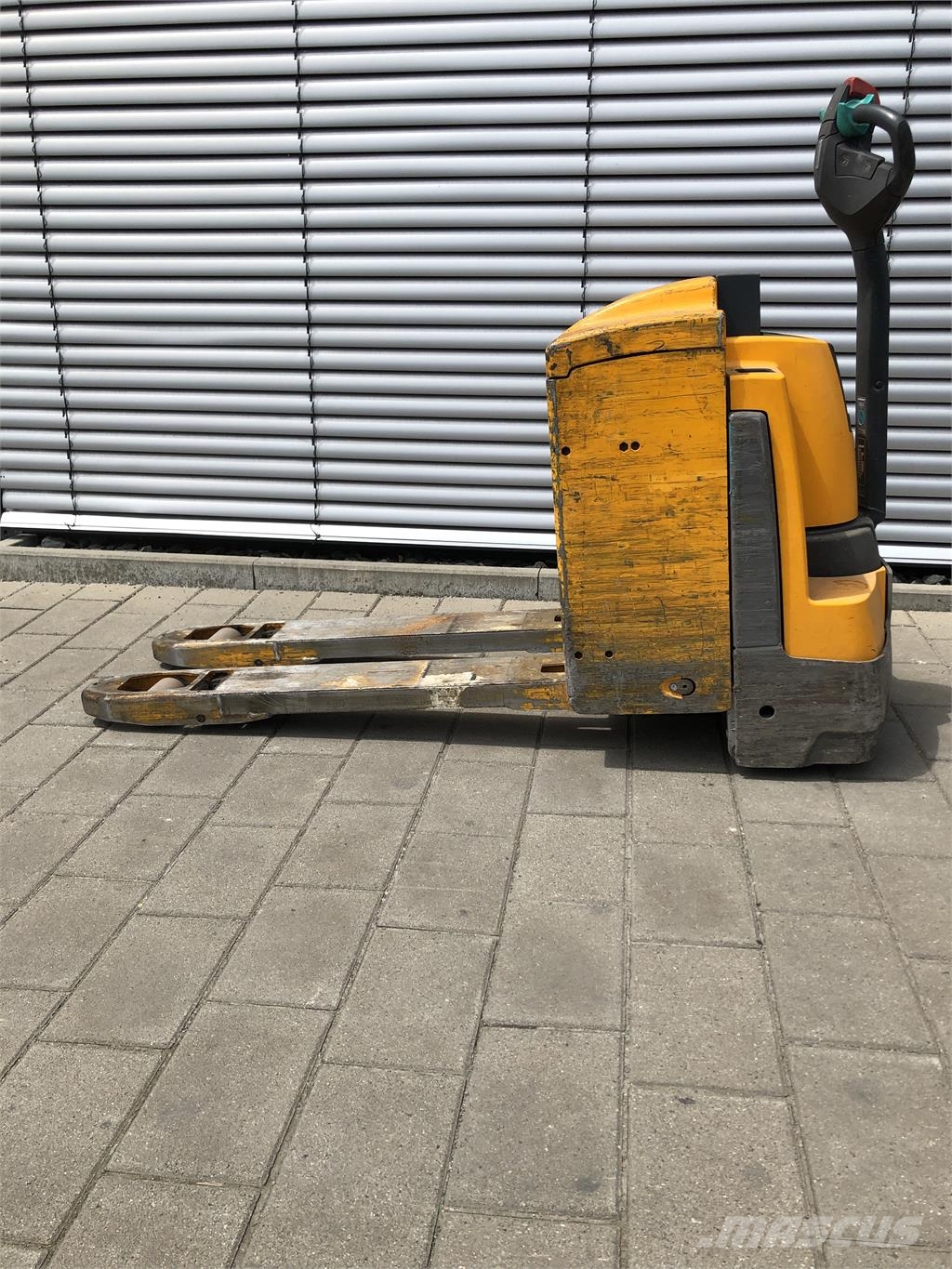 Jungheinrich EJE R 220 R (Rampenfunktion) Käyden ajettavat pinoamistrukit