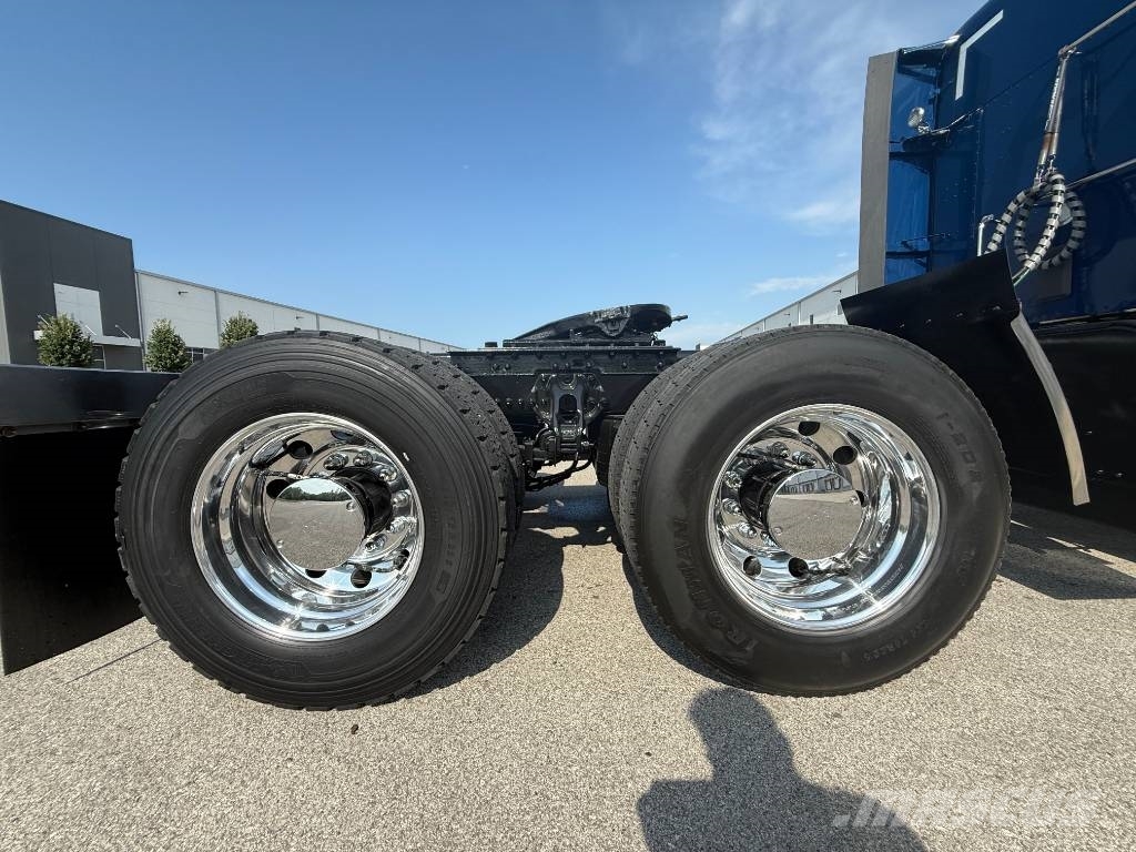 Kenworth W 990 وحدات الجر