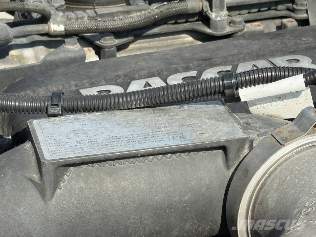 Kenworth W 990 وحدات الجر