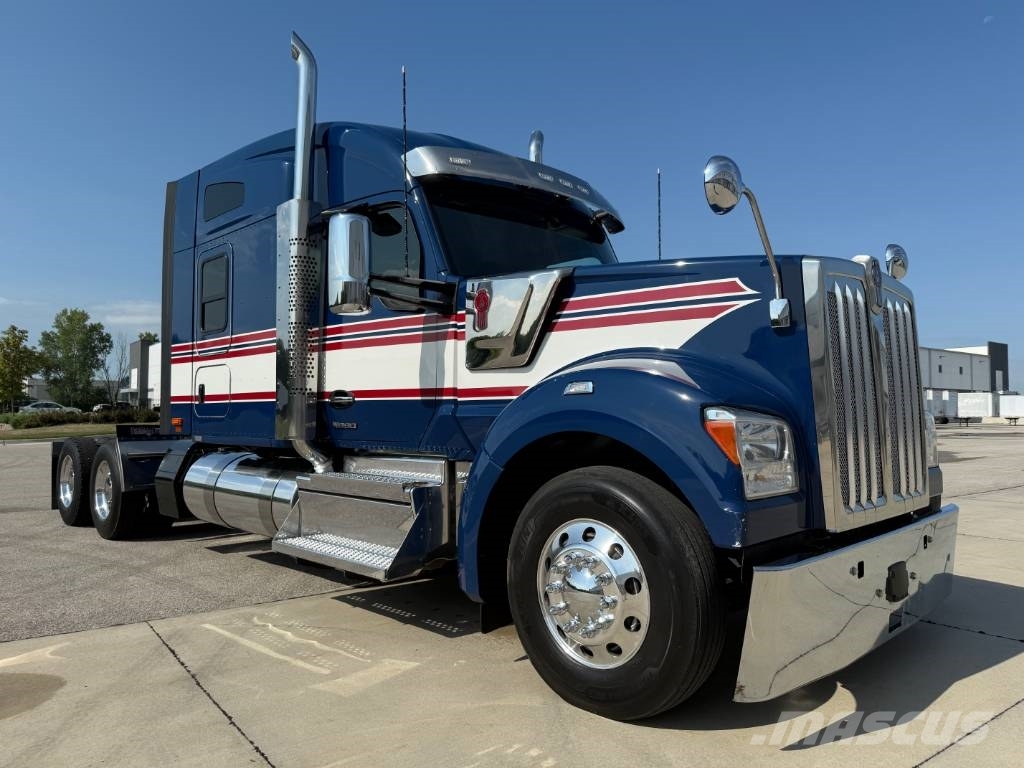 Kenworth W 990 وحدات الجر