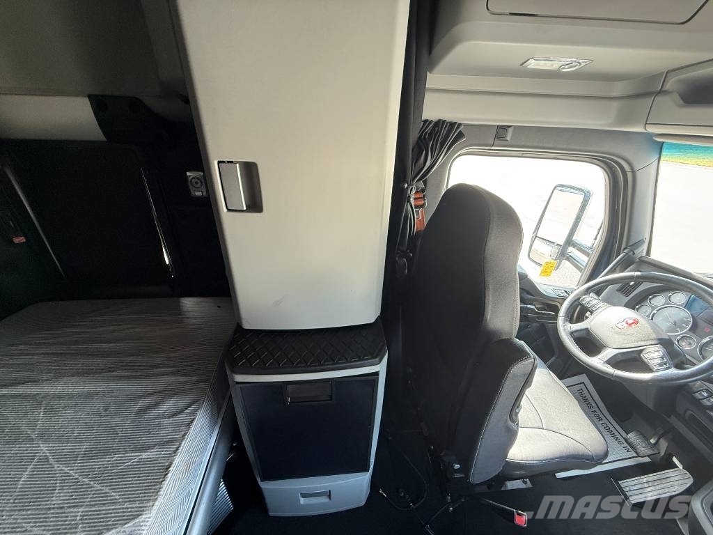 Kenworth W 990 وحدات الجر