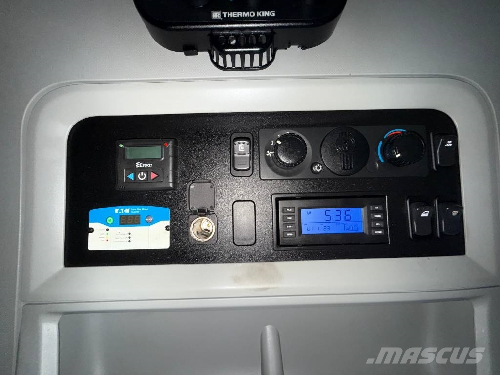 Kenworth W 990 وحدات الجر