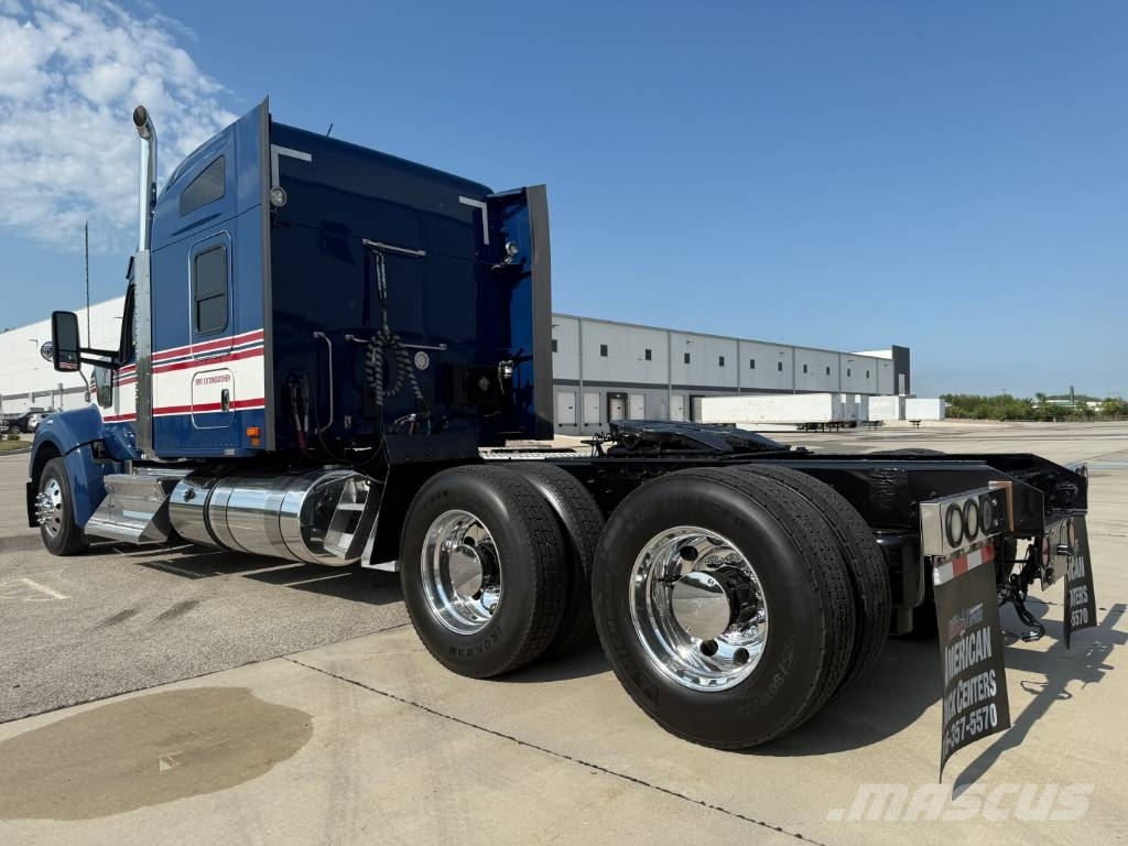 Kenworth W 990 وحدات الجر