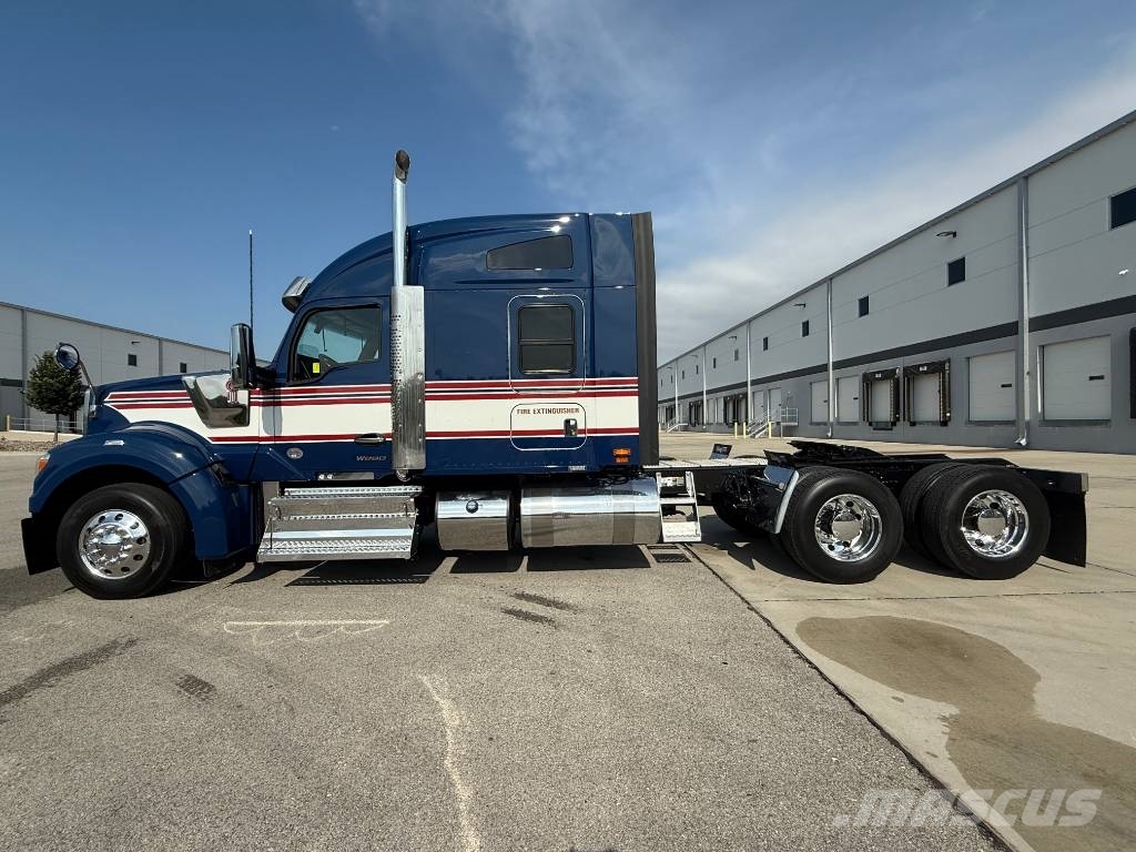 Kenworth W 990 وحدات الجر