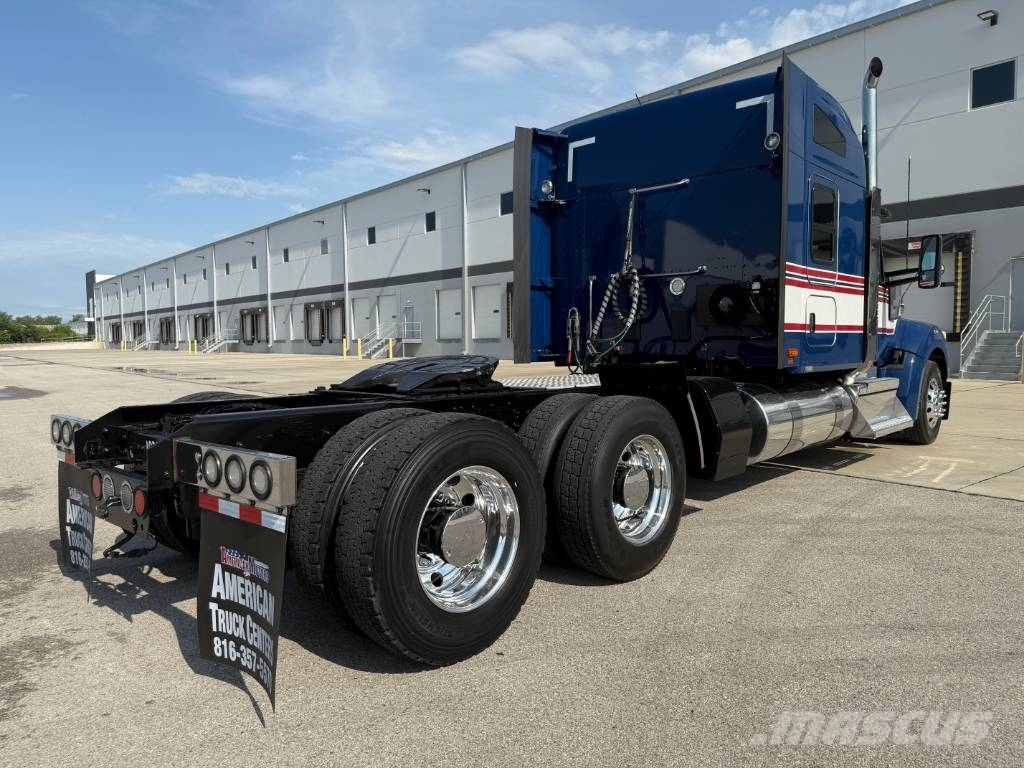 Kenworth W 990 وحدات الجر