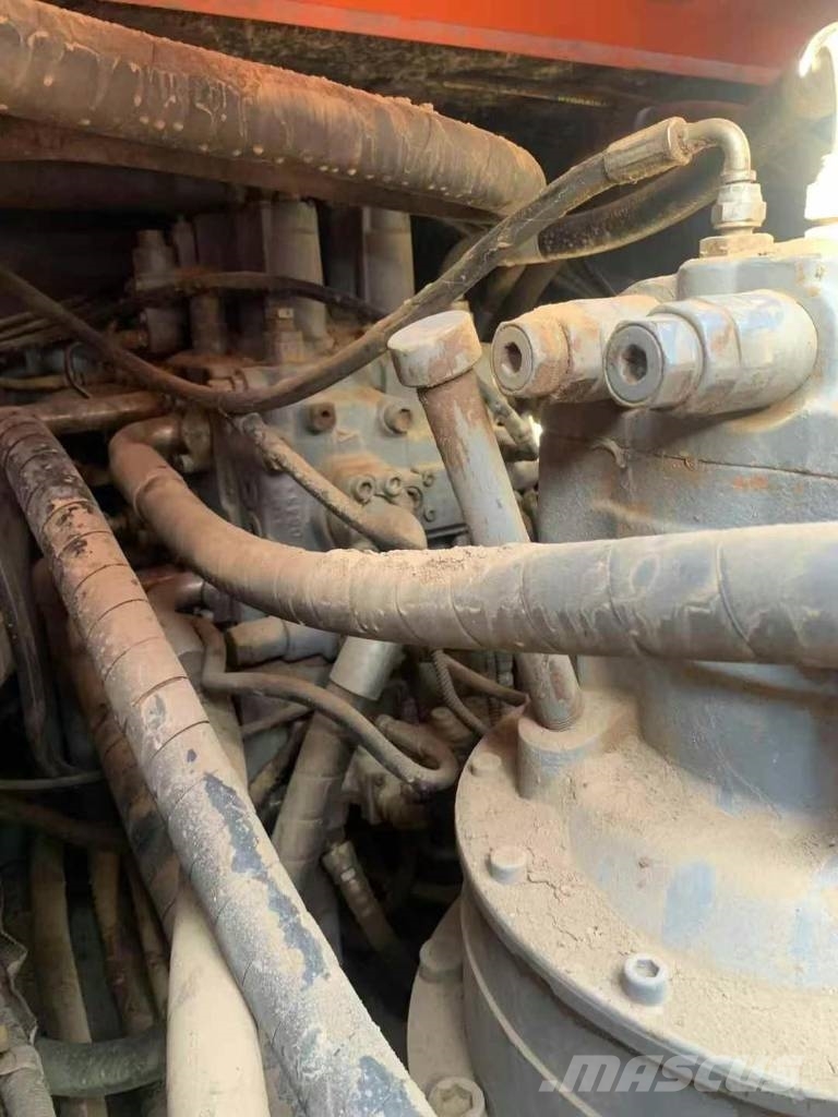 Hitachi zaxis330 حفارات زحافة