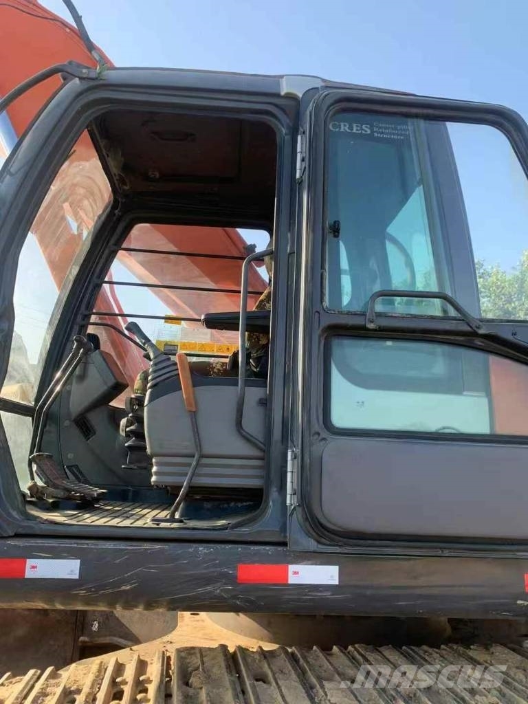 Hitachi zaxis330 حفارات زحافة