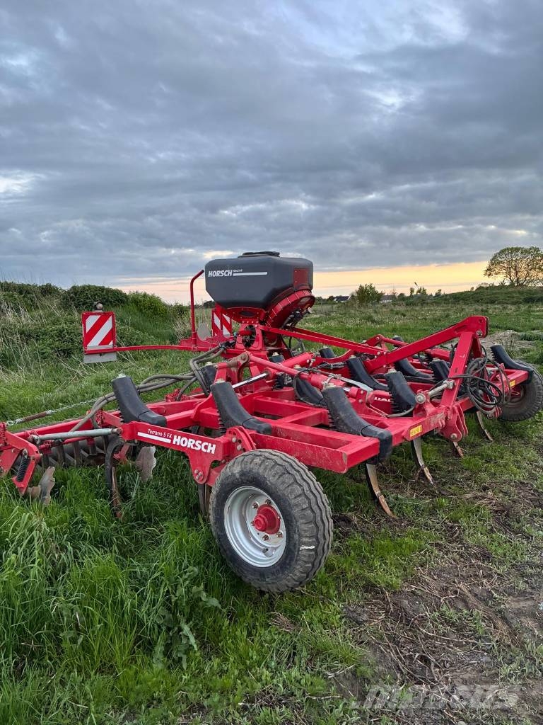 Horsch Terrano 5 FX Cultivatoare