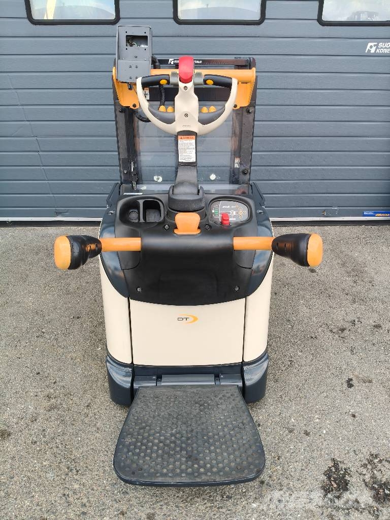Crown DT3040 (Uusi akku) Samohybné vozíky