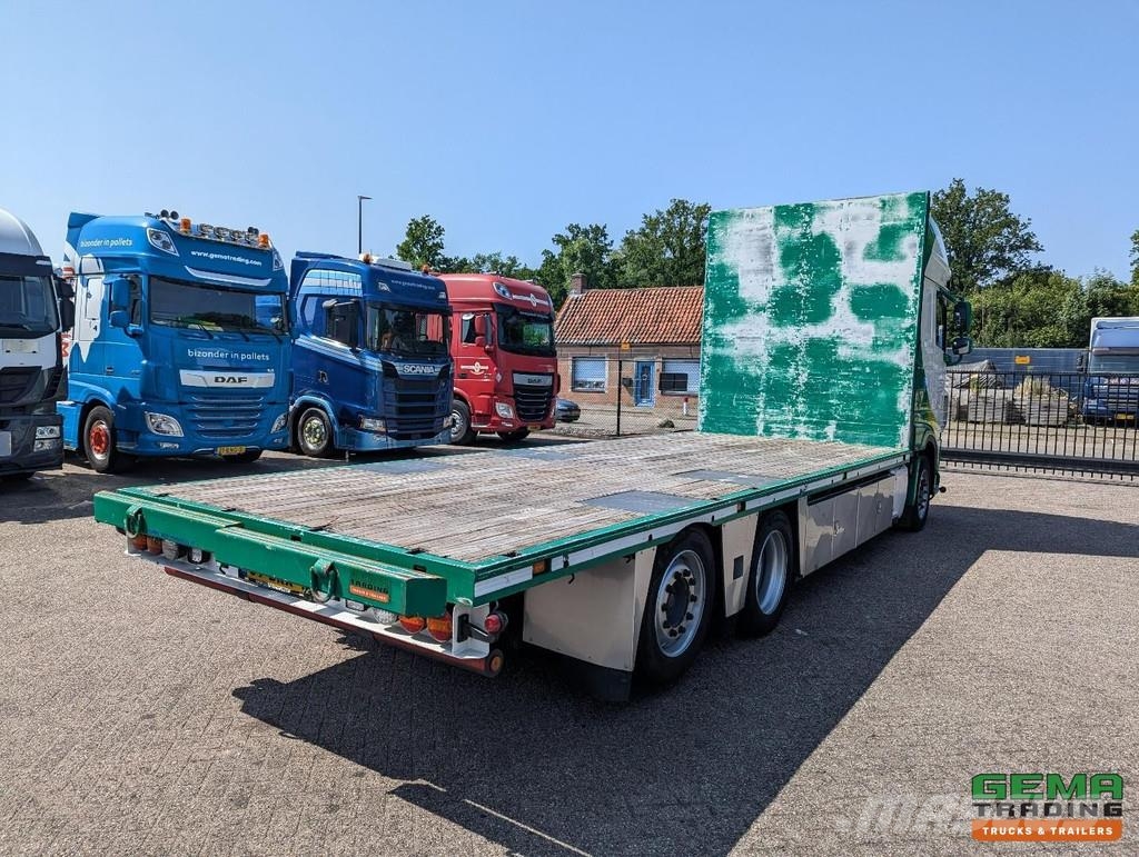DAF XF 530 FAN 6x2/4 SuperSpaceCab Euro6C - Retarder - Flatbed / Dropside trucks
