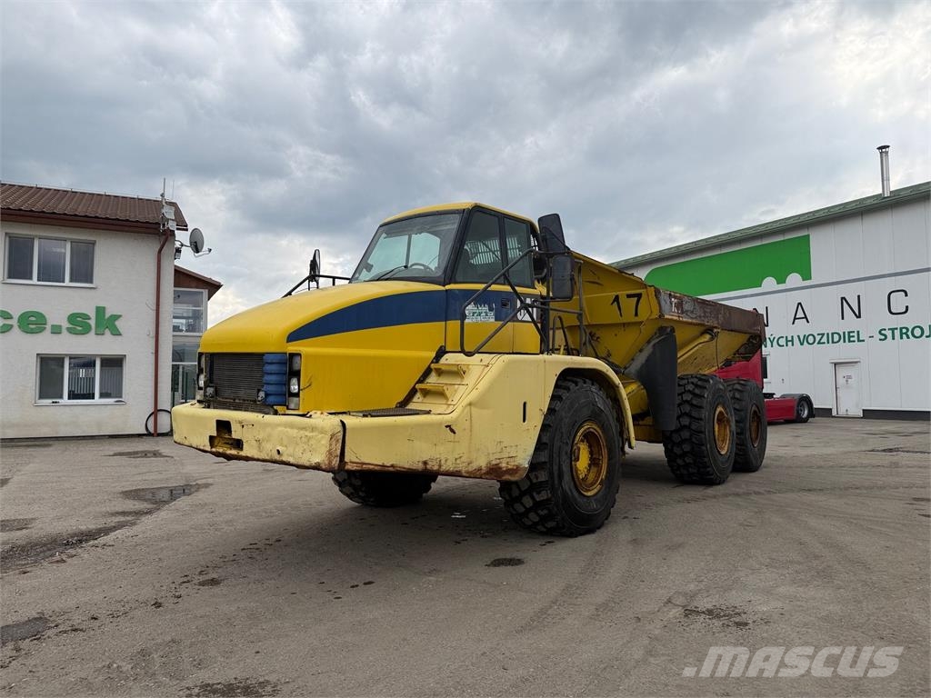 CAT 212 BFT VIN 306 Savivarčių priekabų vilkikai