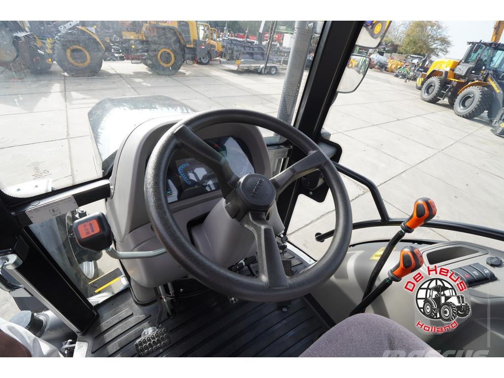 Lovol M754C Black edition Traktori