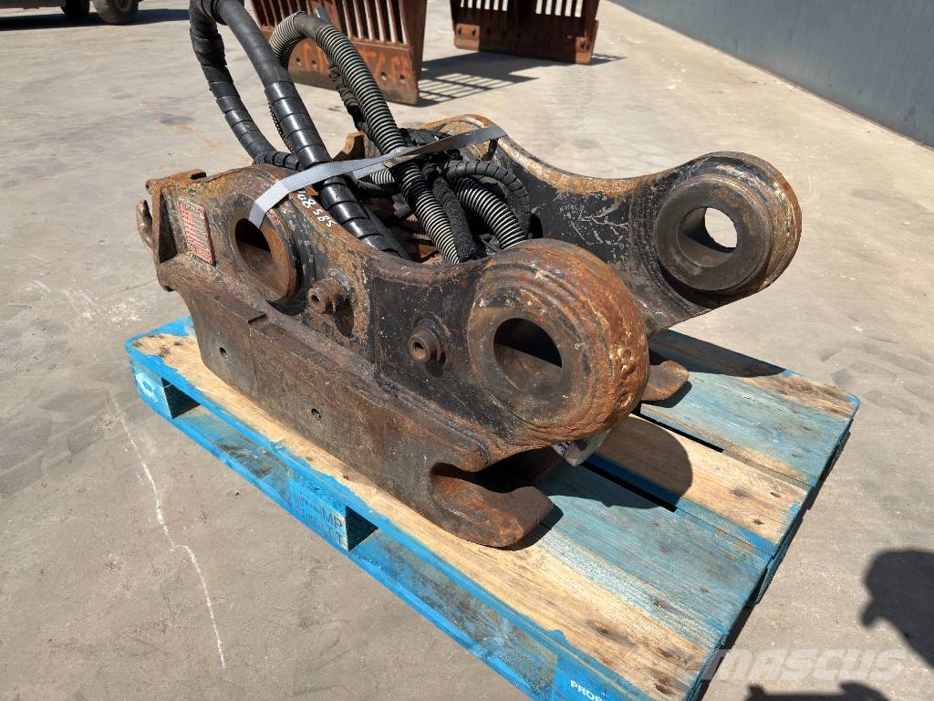 OilQuick OQ80 - 325D / 329D / 329E / 330F موصلات سريعة