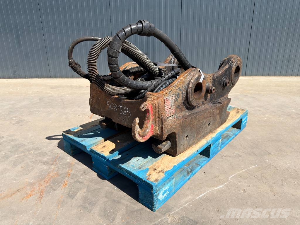 OilQuick OQ80 - 325D / 329D / 329E / 330F موصلات سريعة