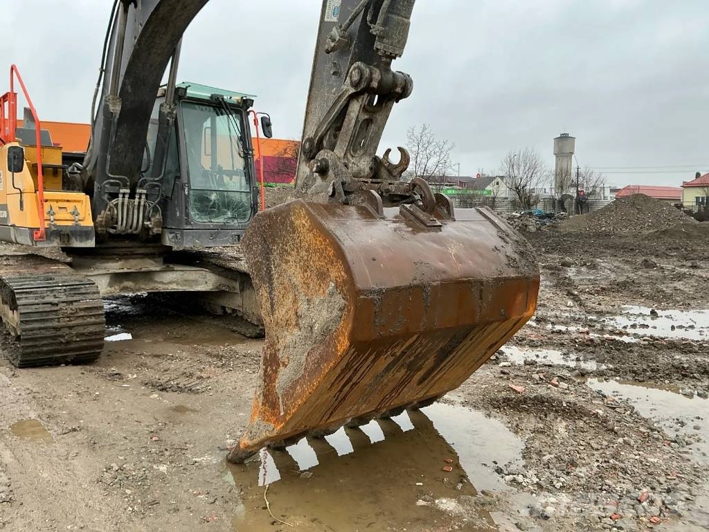 Volvo EC 220 E Pásové rýpadlá