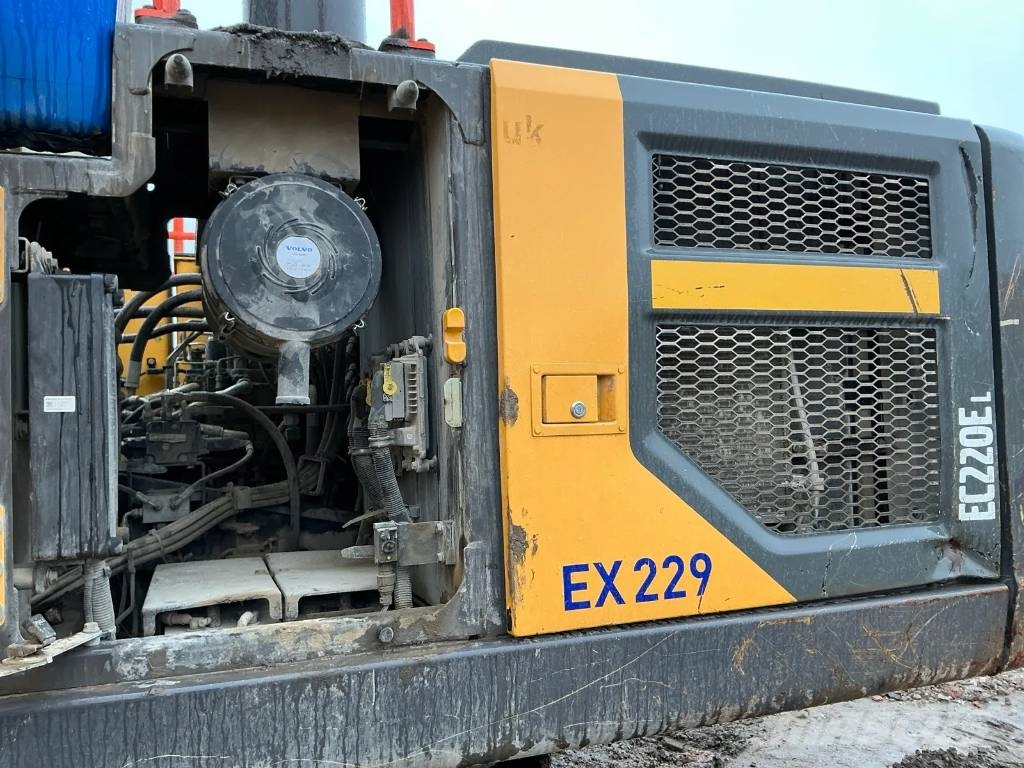 Volvo EC 220 E Pásové rýpadlá