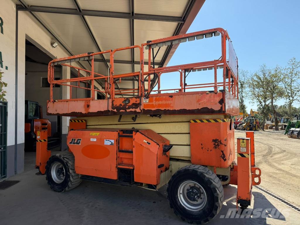 JLG 4394 RT رافعات مقصية الشكل