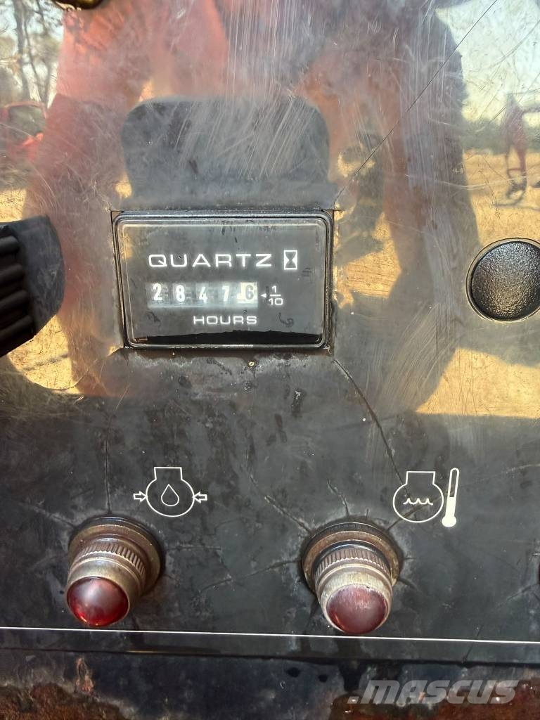 JLG 4394 RT رافعات مقصية الشكل