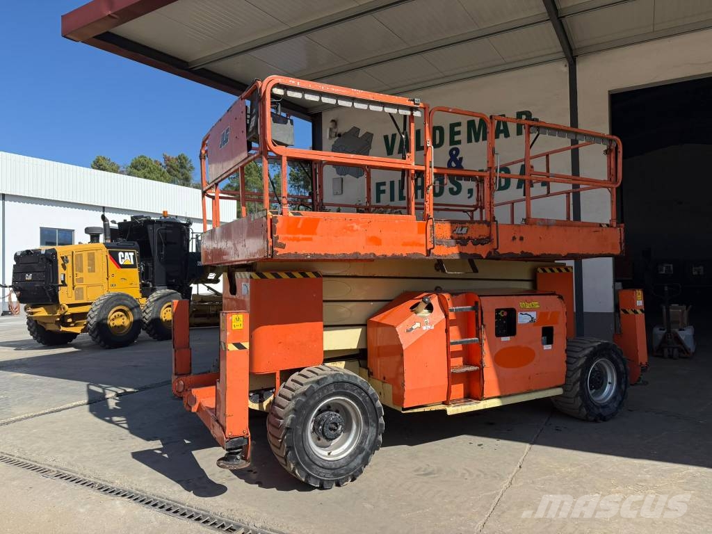 JLG 4394 RT رافعات مقصية الشكل