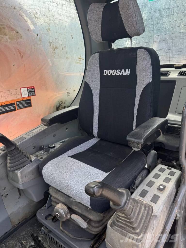 Doosan DX300LCA Vidēja lieluma ekskavatori 7 t - 12 t