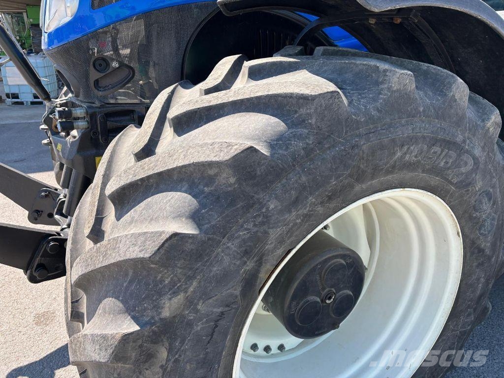 New Holland T7 315 HD トラクター