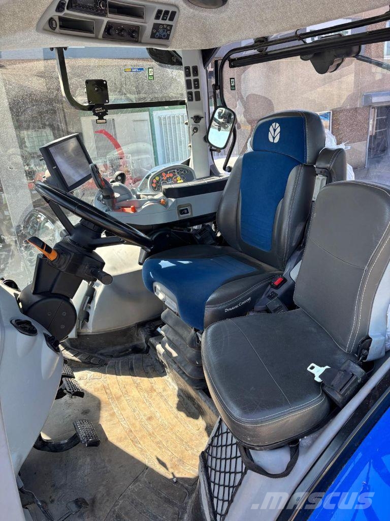 New Holland T7 315 HD トラクター