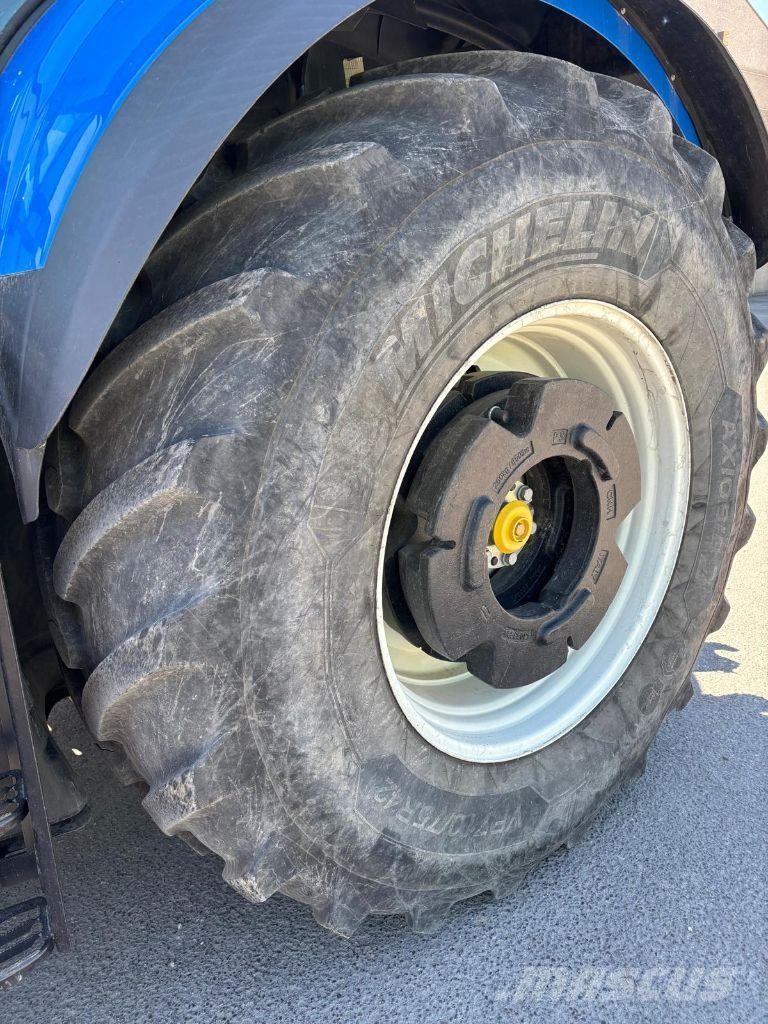 New Holland T7 315 HD トラクター