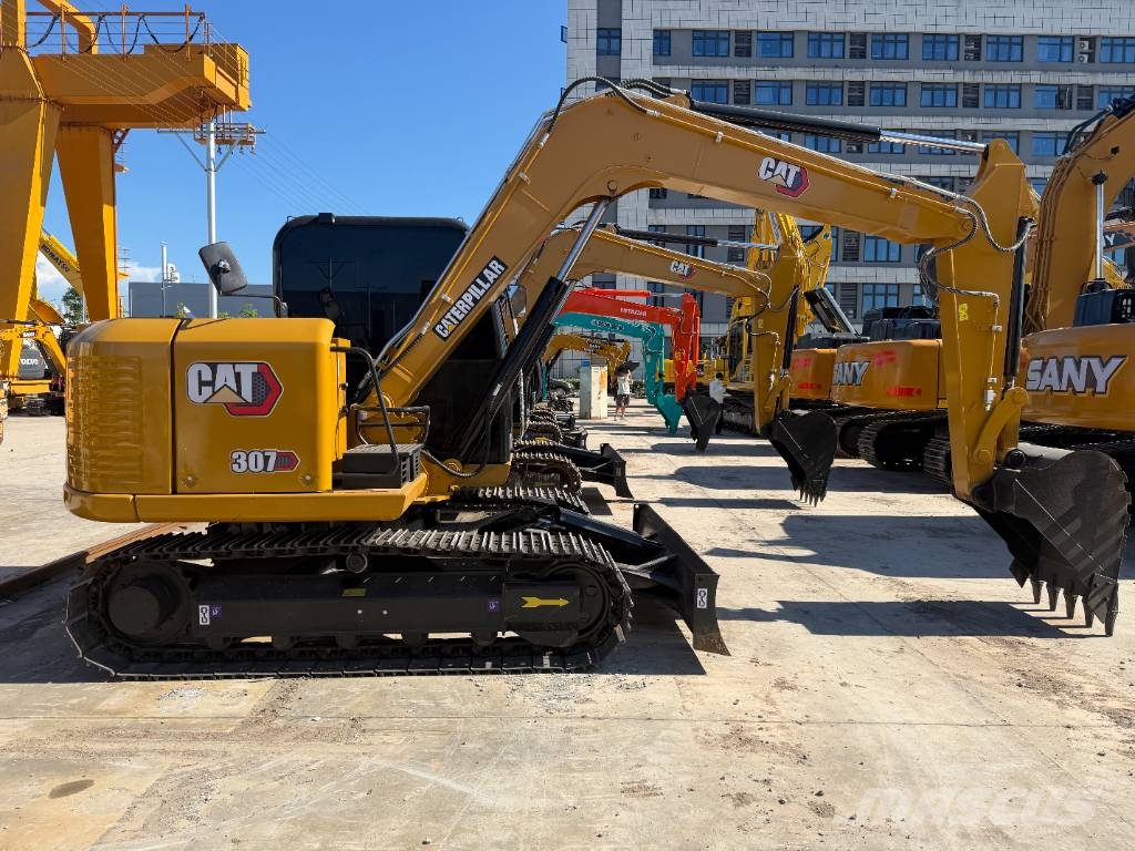 CAT 307E2 Vidutinės galios ekskavatoriai 7-12 t