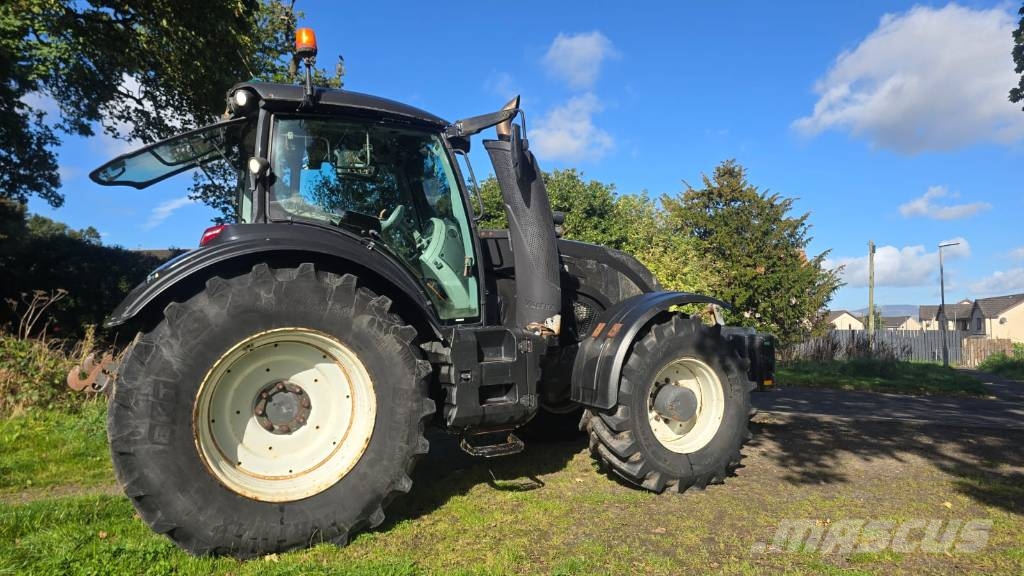 Valtra T 234 Traktori